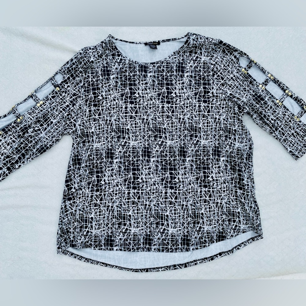 ROBERT LOUIS Black & White Plus Size Top